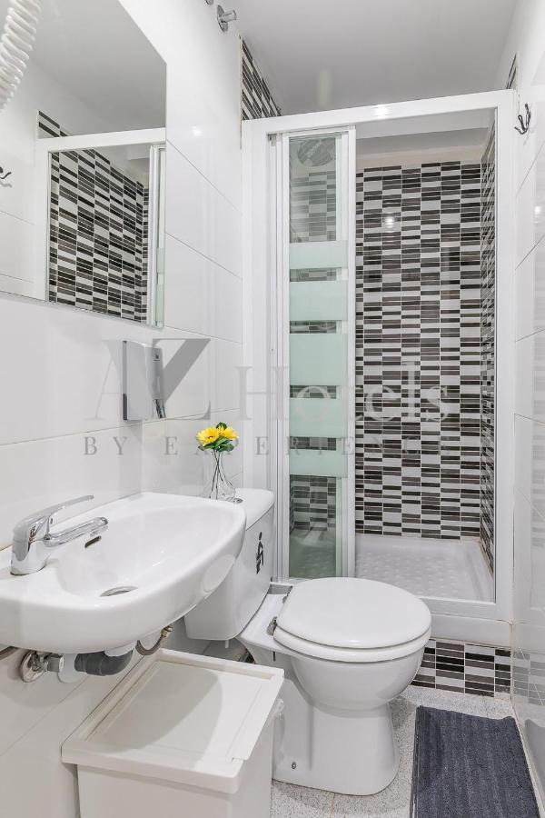 Ayz Sierra De Meira - Auto Check-In Property (Adults Only) Madrid Exterior photo